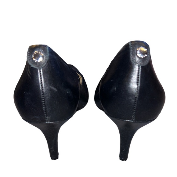 Michael Kors Size 10 Women's Black Solid Pump Shoes - Picture 2 of 4